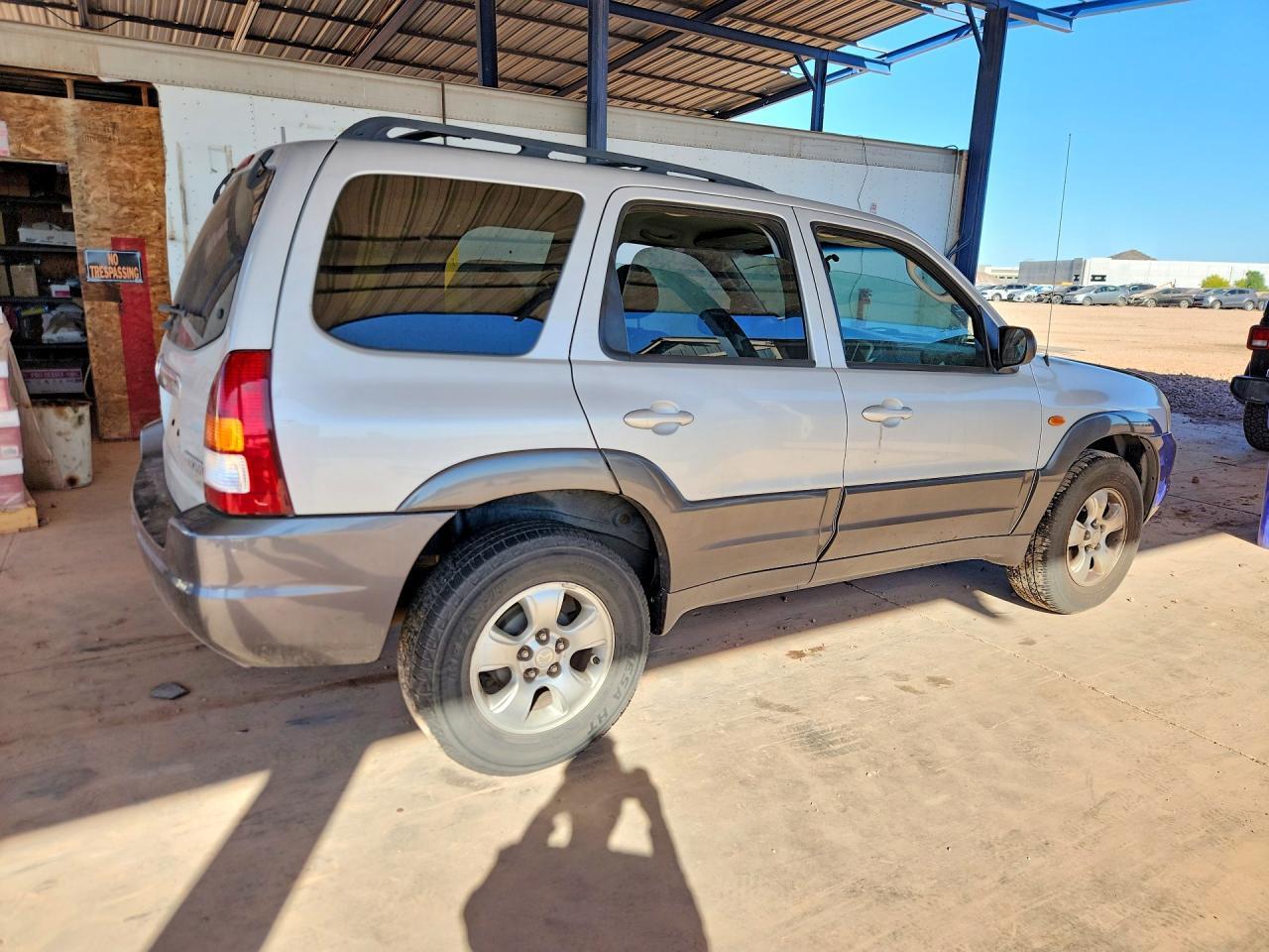 2004 MAZDA Tribute