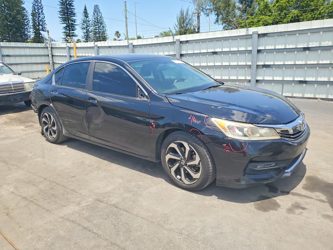 2017 HONDA ACCORD