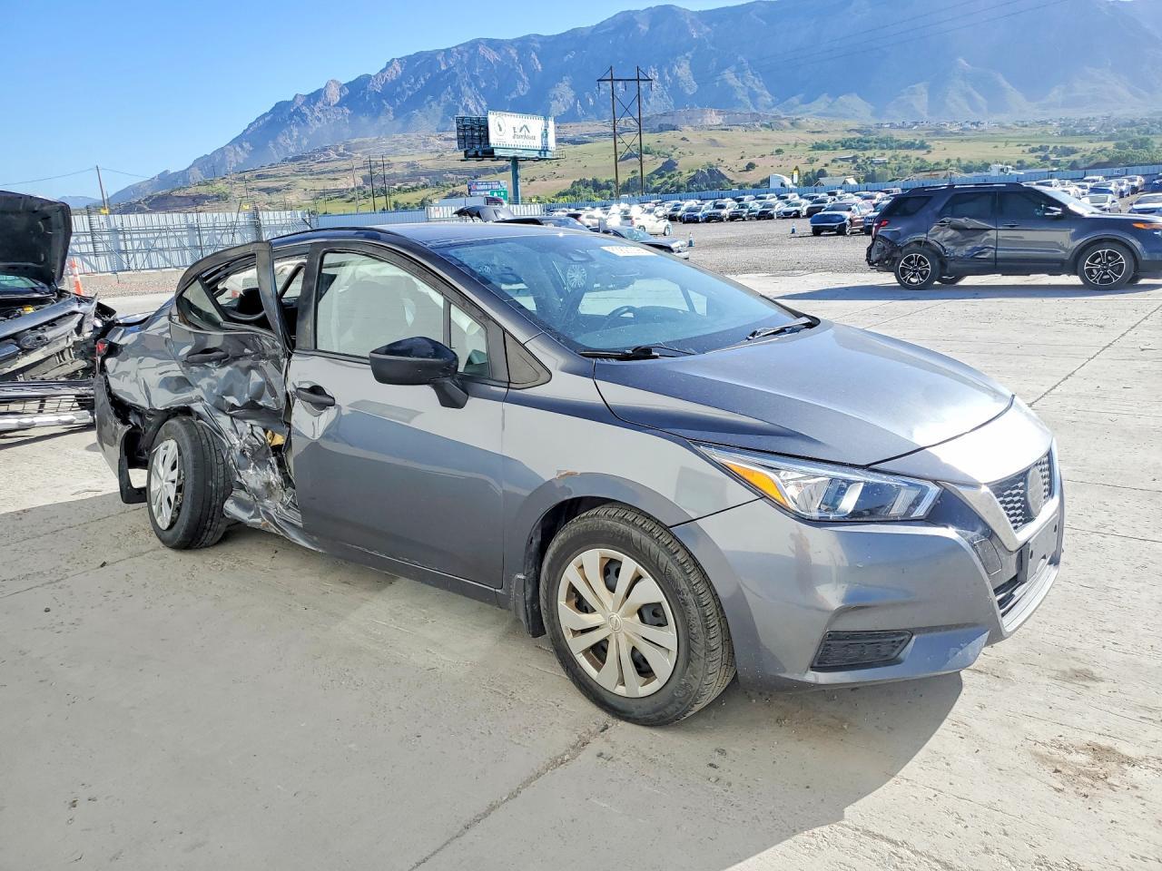 2022 NISSAN VERSA