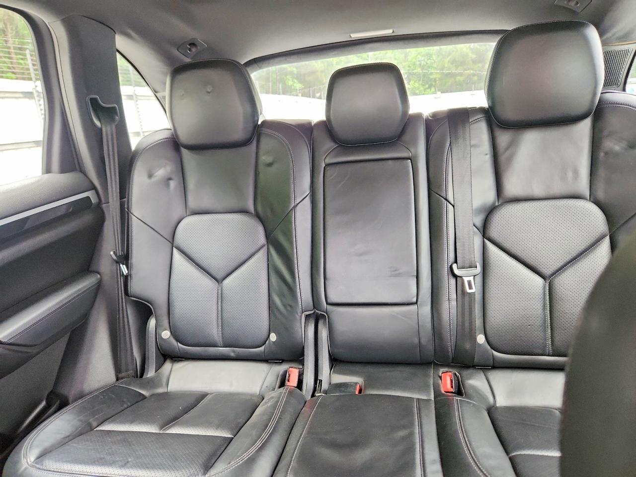 2014 PORSCHE CAYENNE
