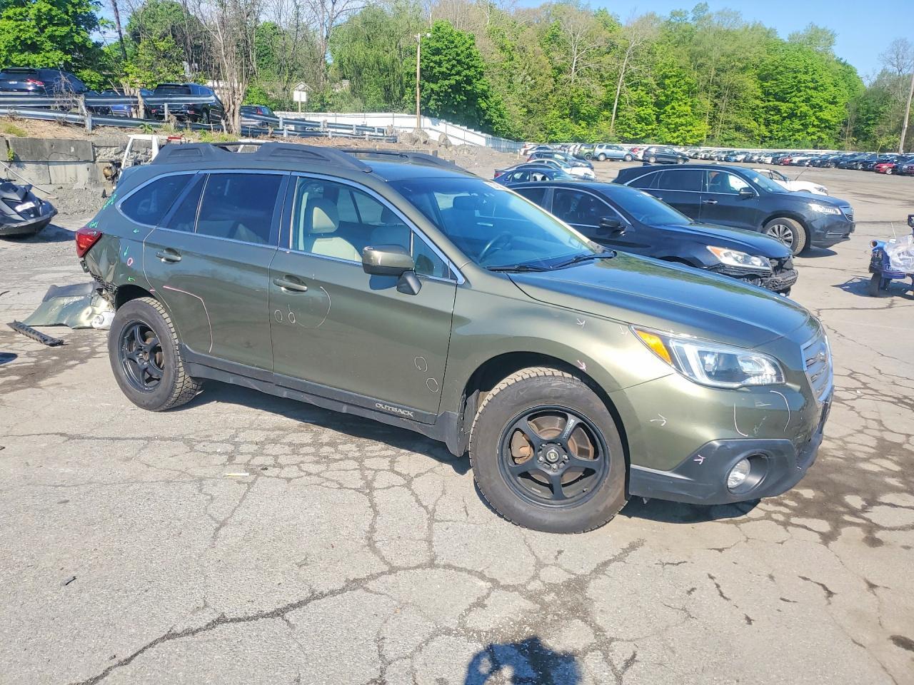 2015 SUBARU Outback