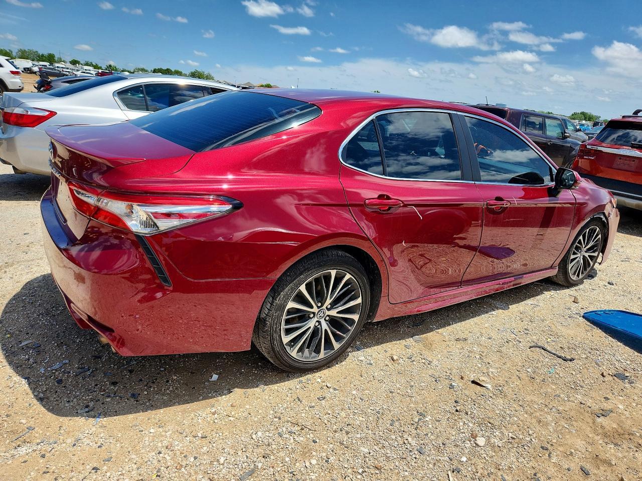 2018 TOYOTA CAMRY