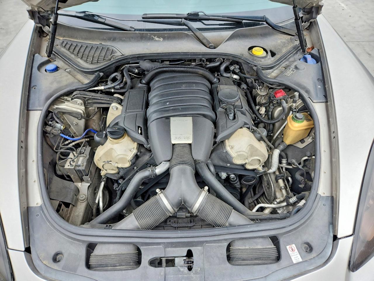 2012 PORSCHE Panamera