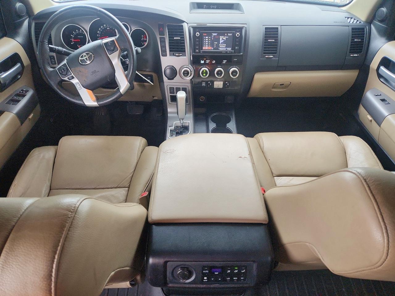 2015 TOYOTA Sequoia
