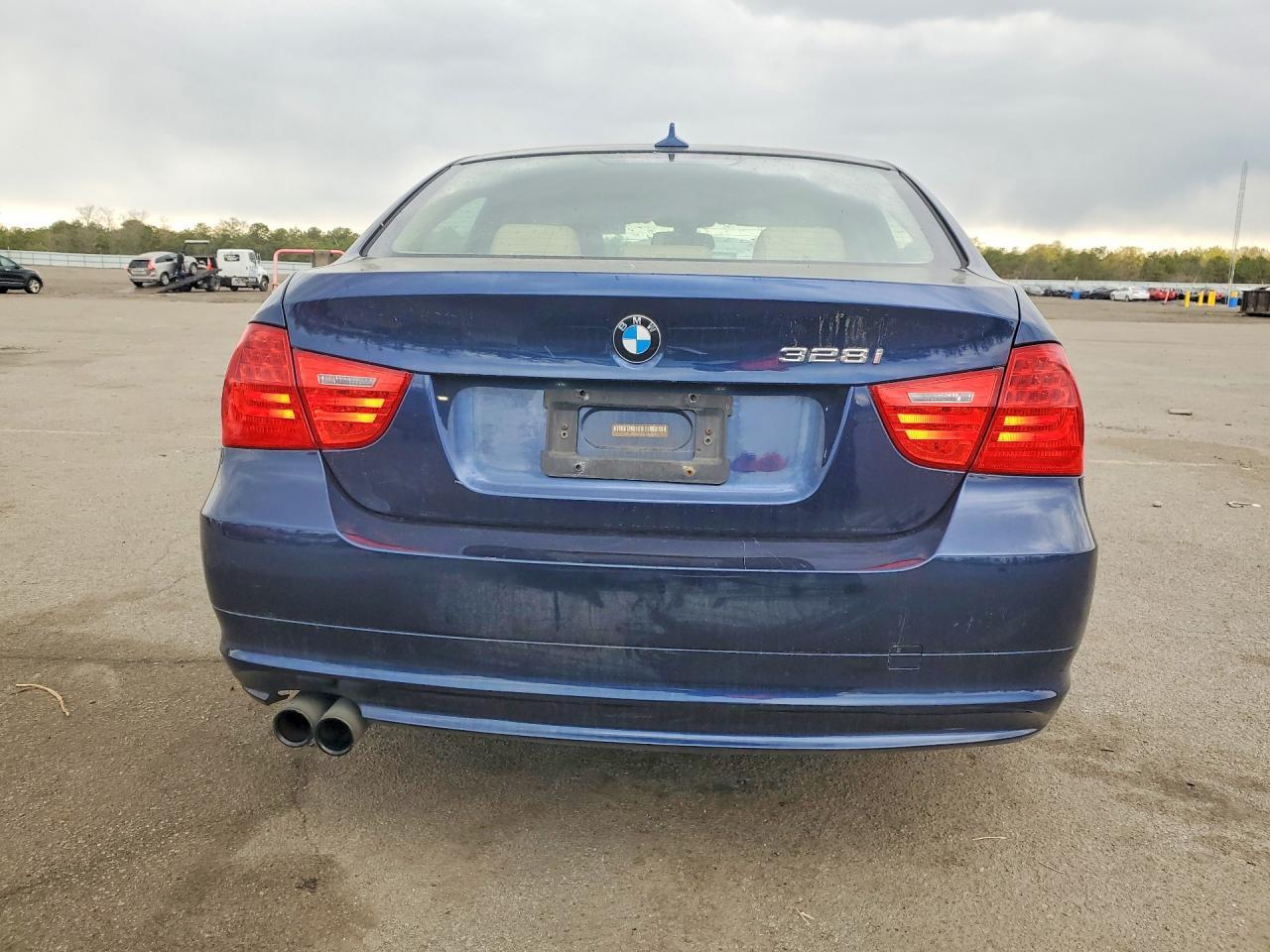 2011 BMW 3 SERIES
