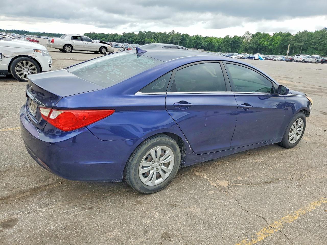 2011 HYUNDAI SONATA