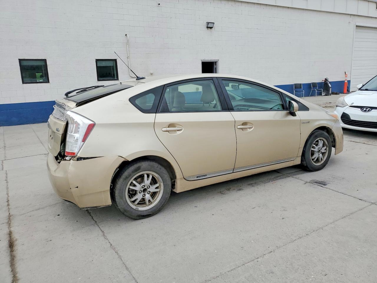 2011 TOYOTA PRIUS