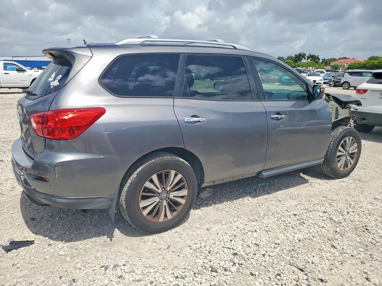 2017 NISSAN PATHFINDER