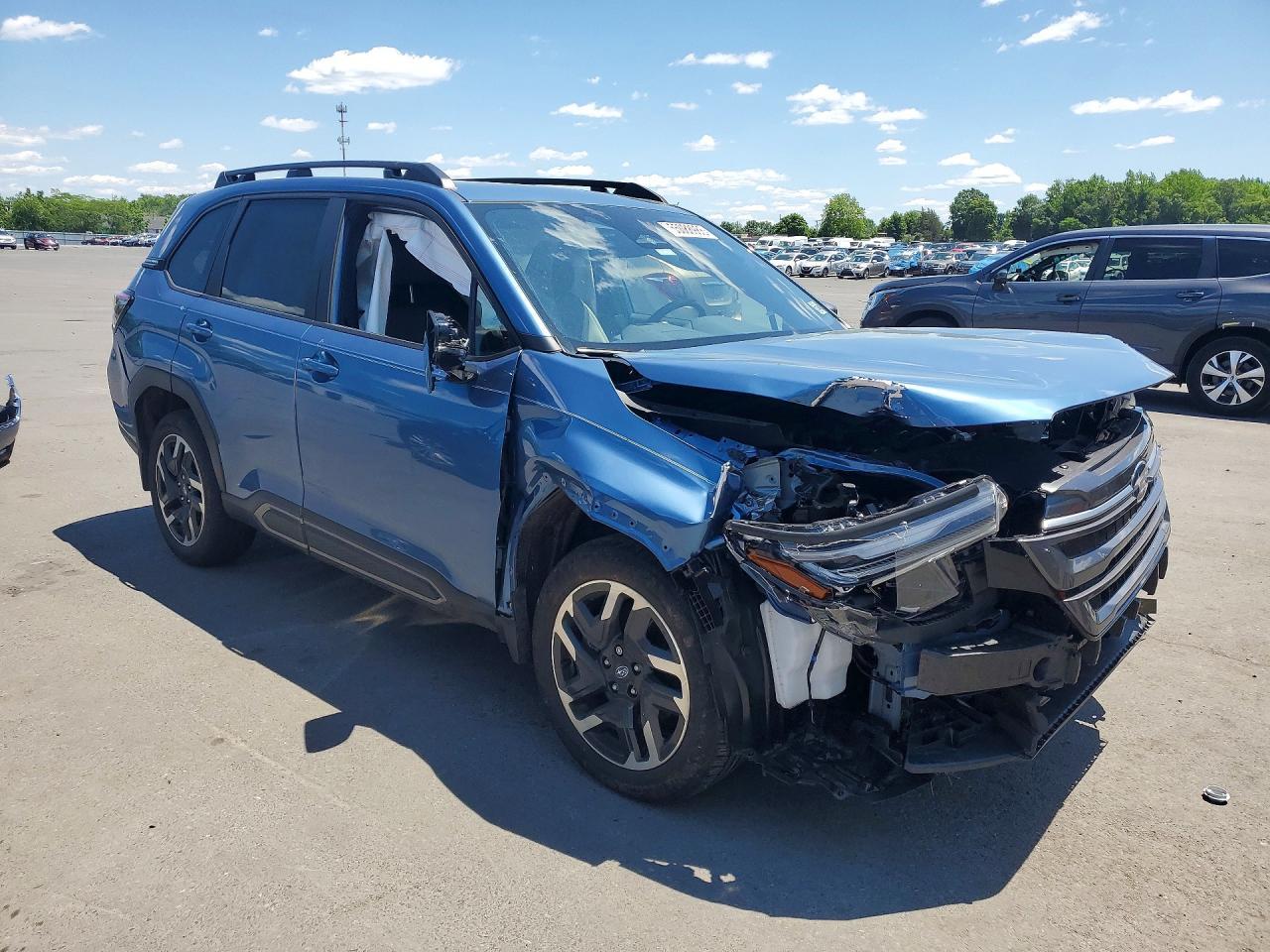 2025 SUBARU FORESTER