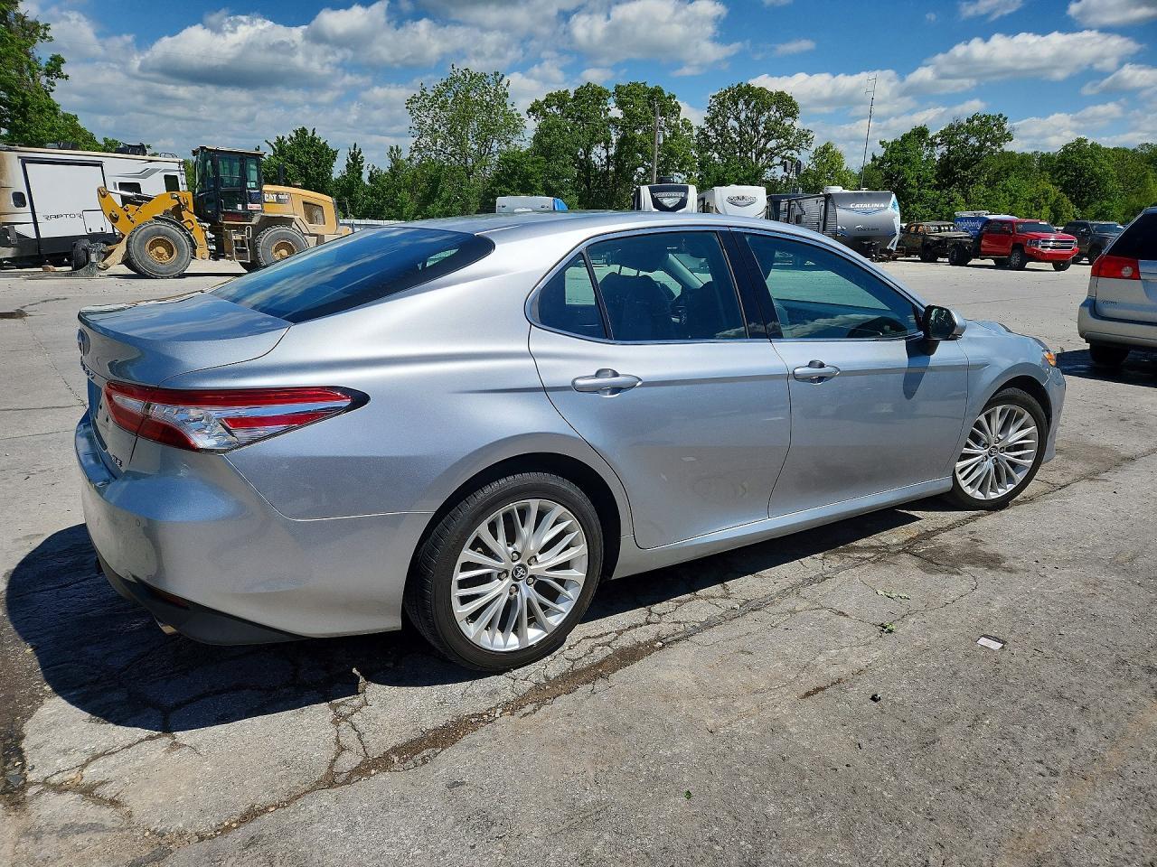 2018 TOYOTA CAMRY