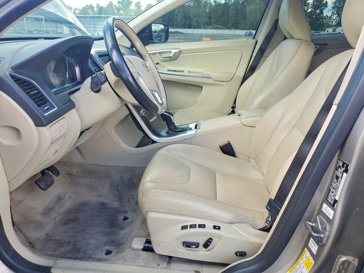 2016 VOLVO XC60