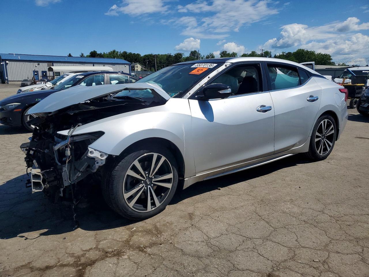 2017 NISSAN Maxima