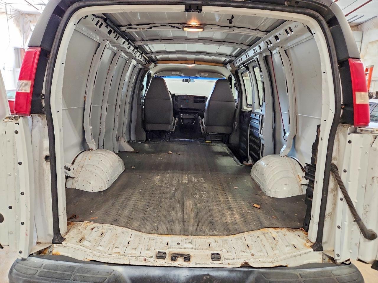 2005 CHEVROLET EXPRESS 2500