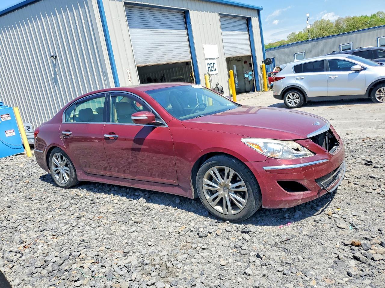 2013 HYUNDAI GENESIS