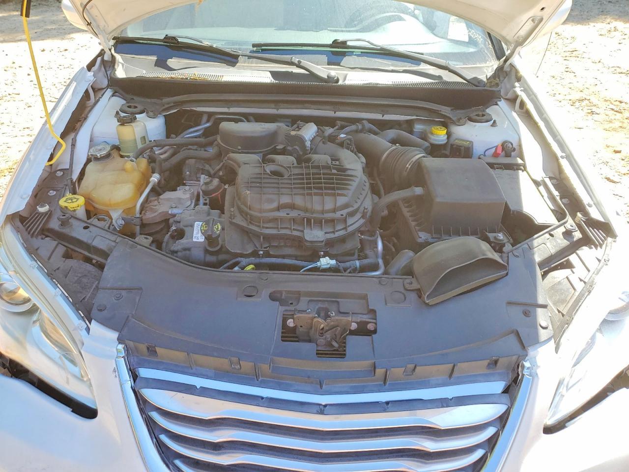 2013 CHRYSLER 200