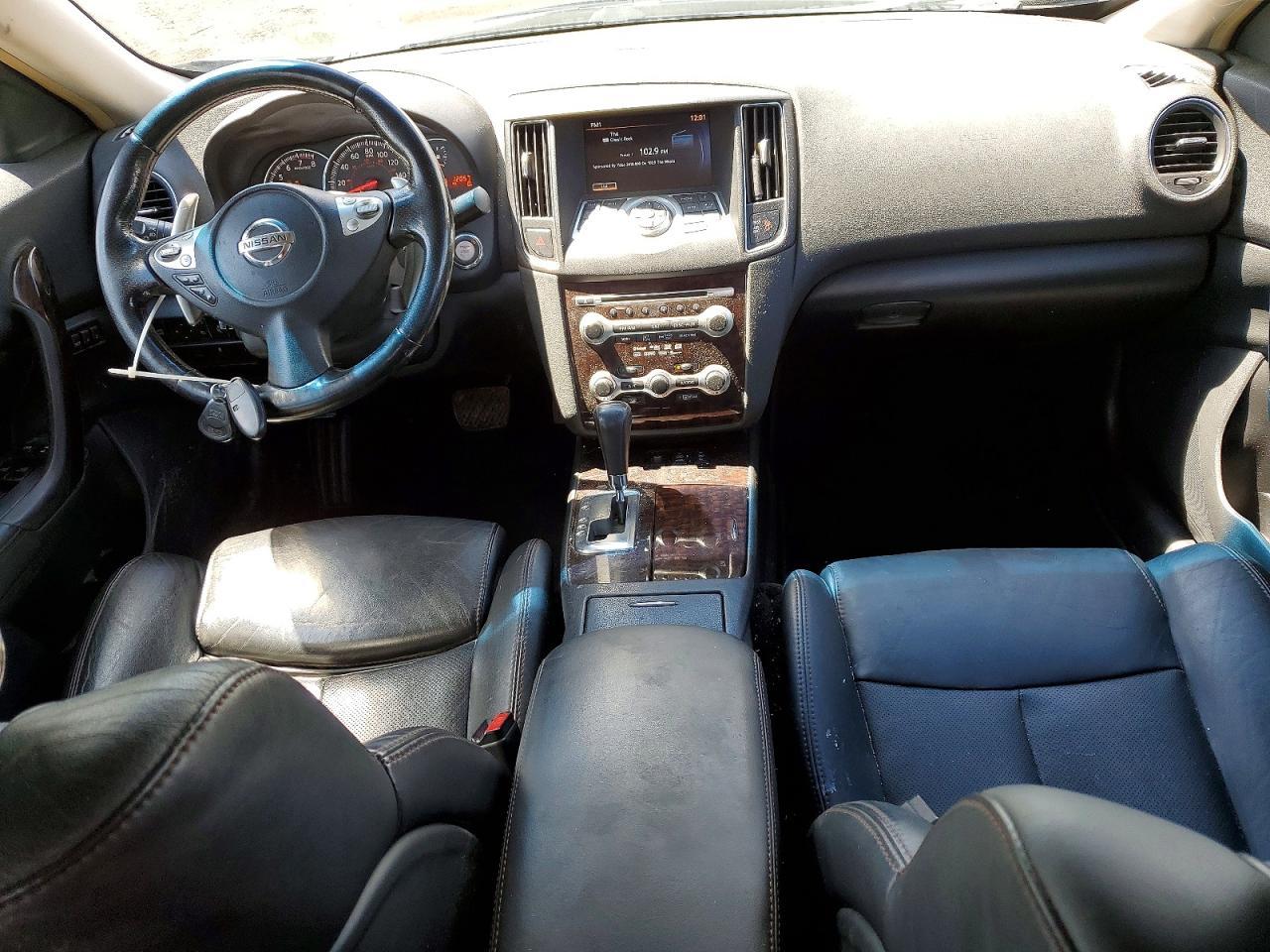 2010 NISSAN Maxima