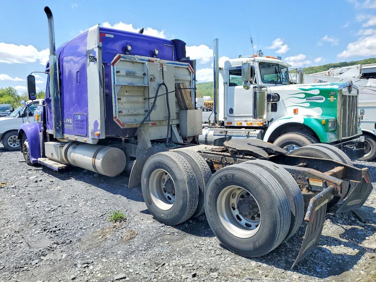 2016 FREIGHTLINER Coronado
