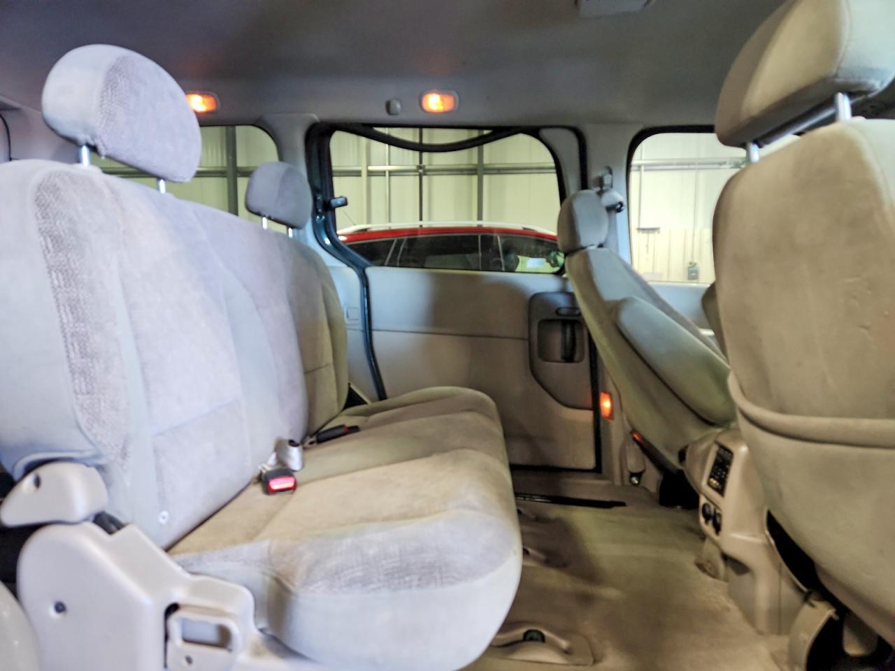 2002 NISSAN Quest
