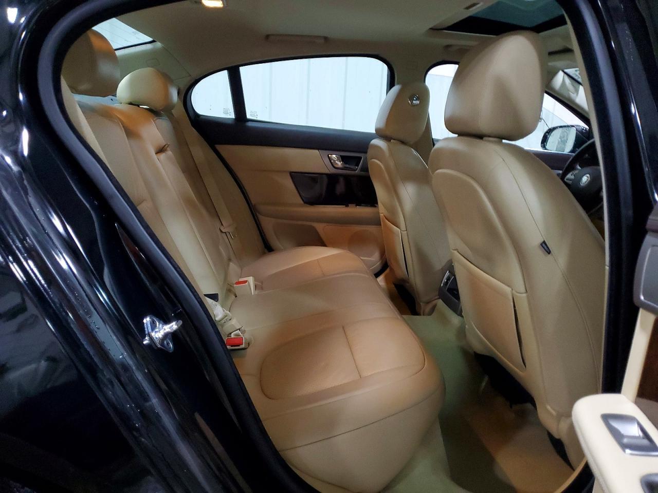 2011 JAGUAR XF