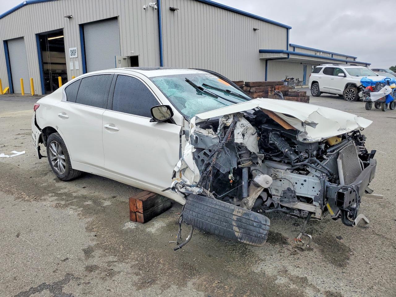 2014 INFINITI Q50