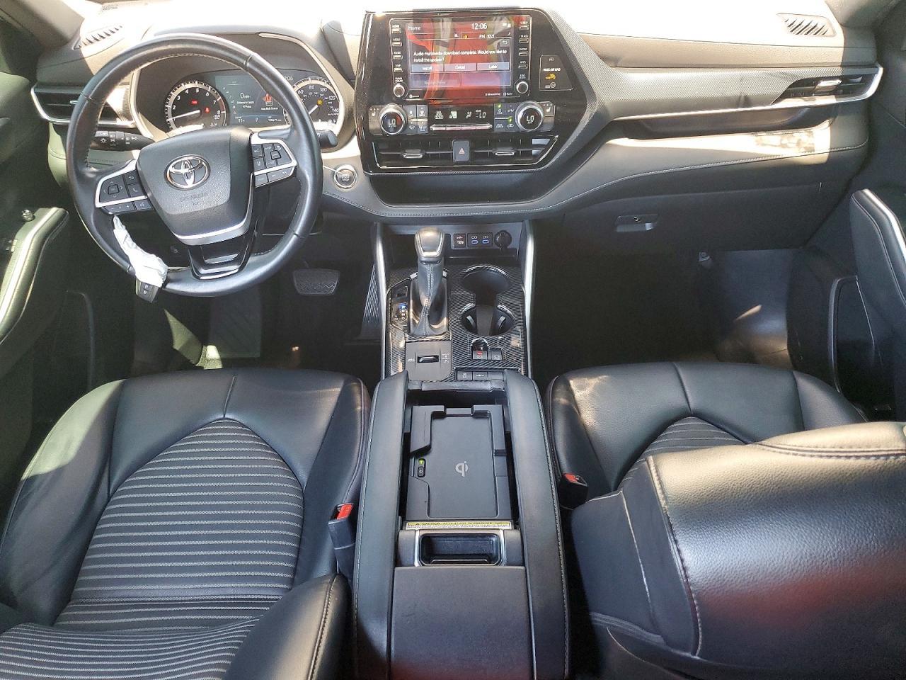 2022 TOYOTA HIGHLANDER