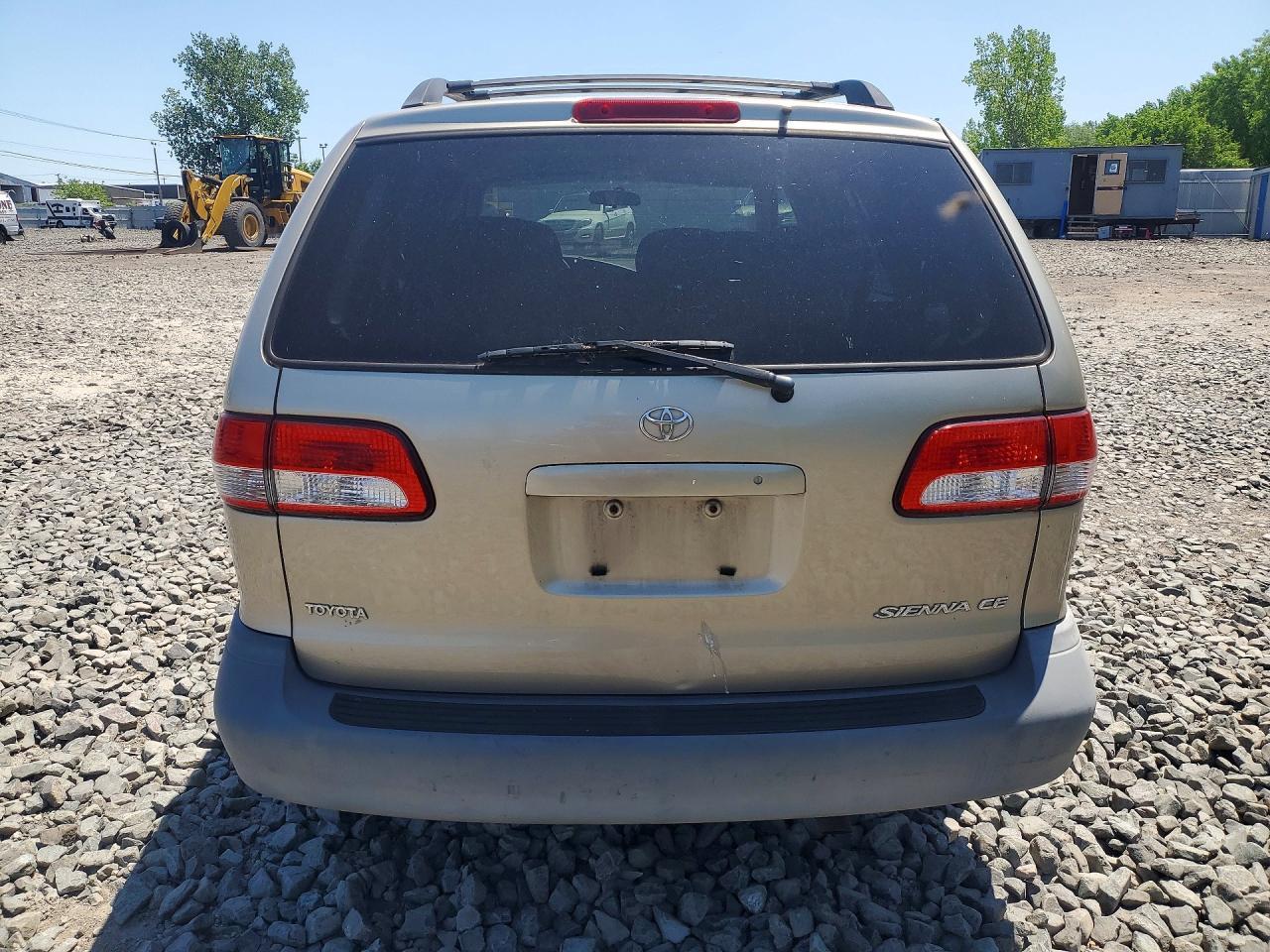 2002 TOYOTA SIENNA