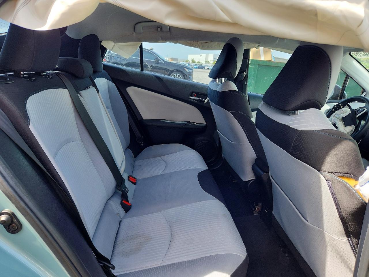 2016 TOYOTA PRIUS