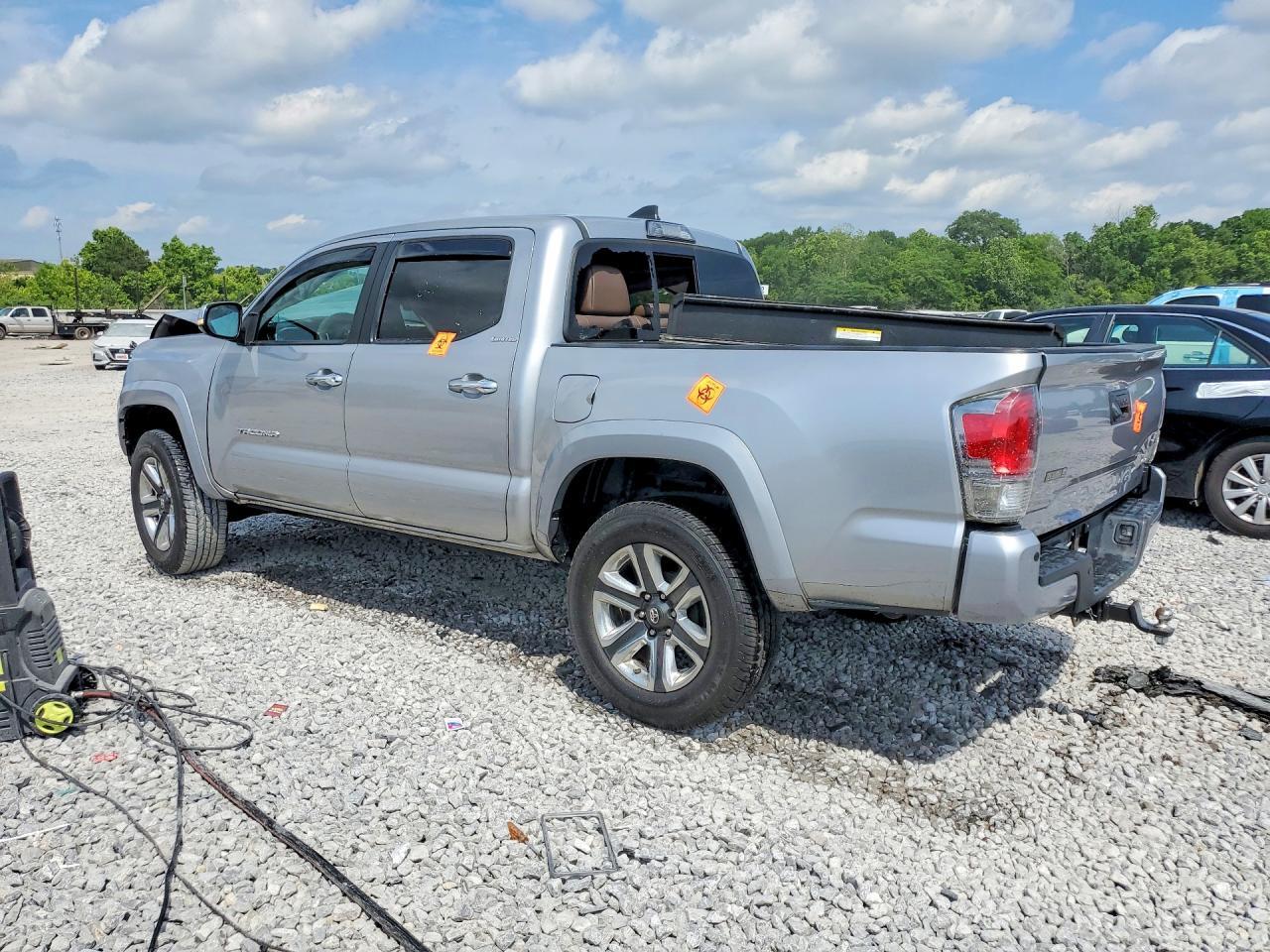 2017 TOYOTA TACOMA