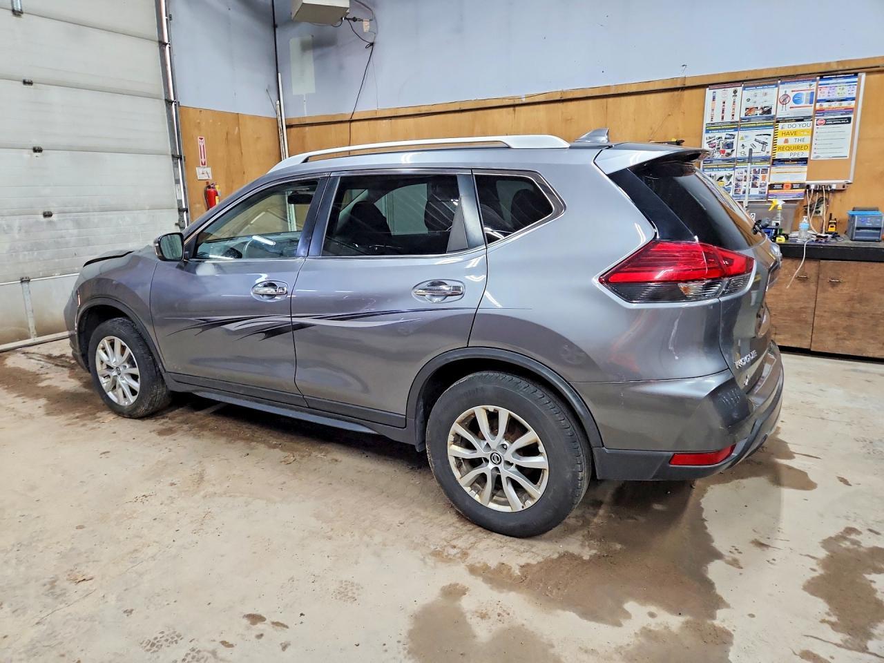 2017 NISSAN ROGUE
