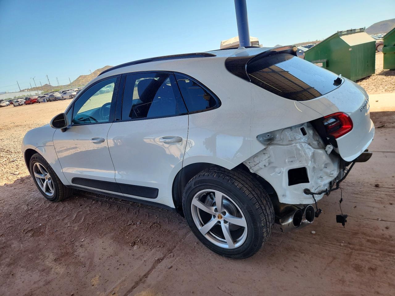 2017 PORSCHE Macan