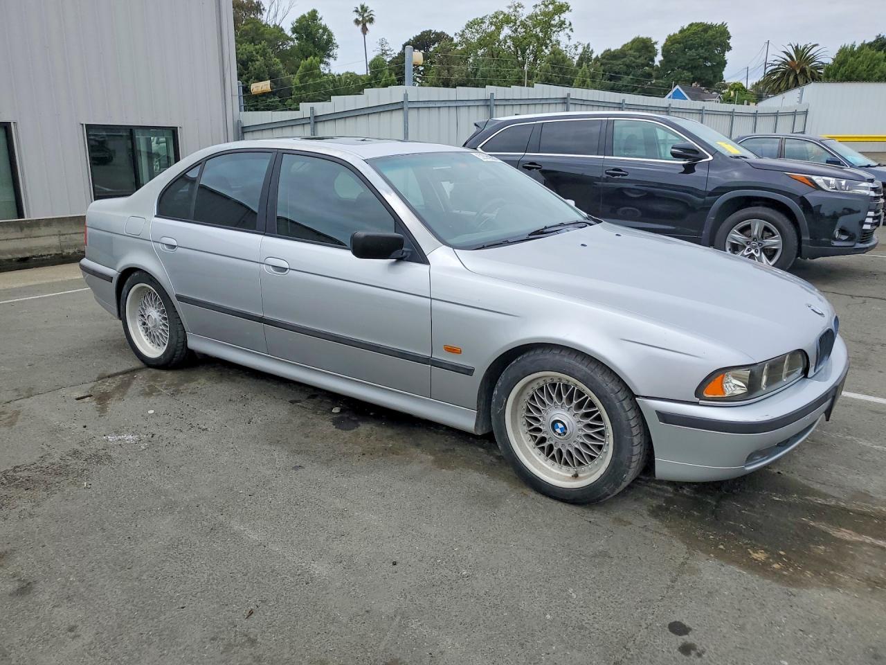 2000 BMW 5 series