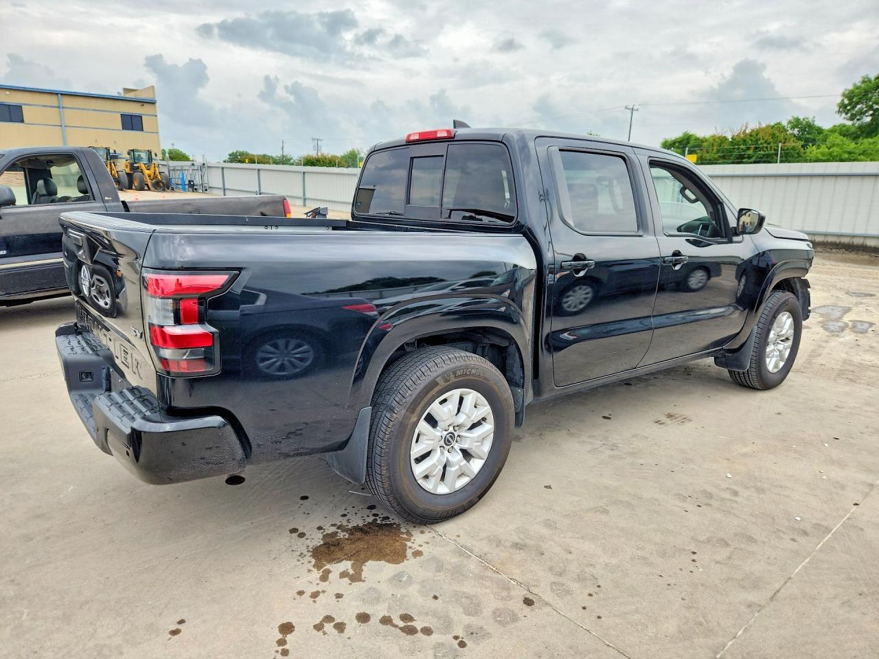 2022 NISSAN Frontier