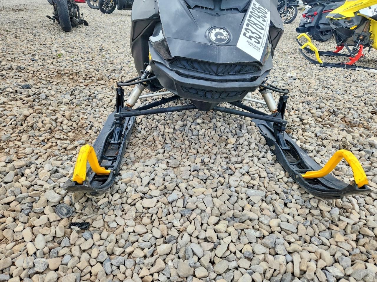 2021 SKI-DOO Summit 850