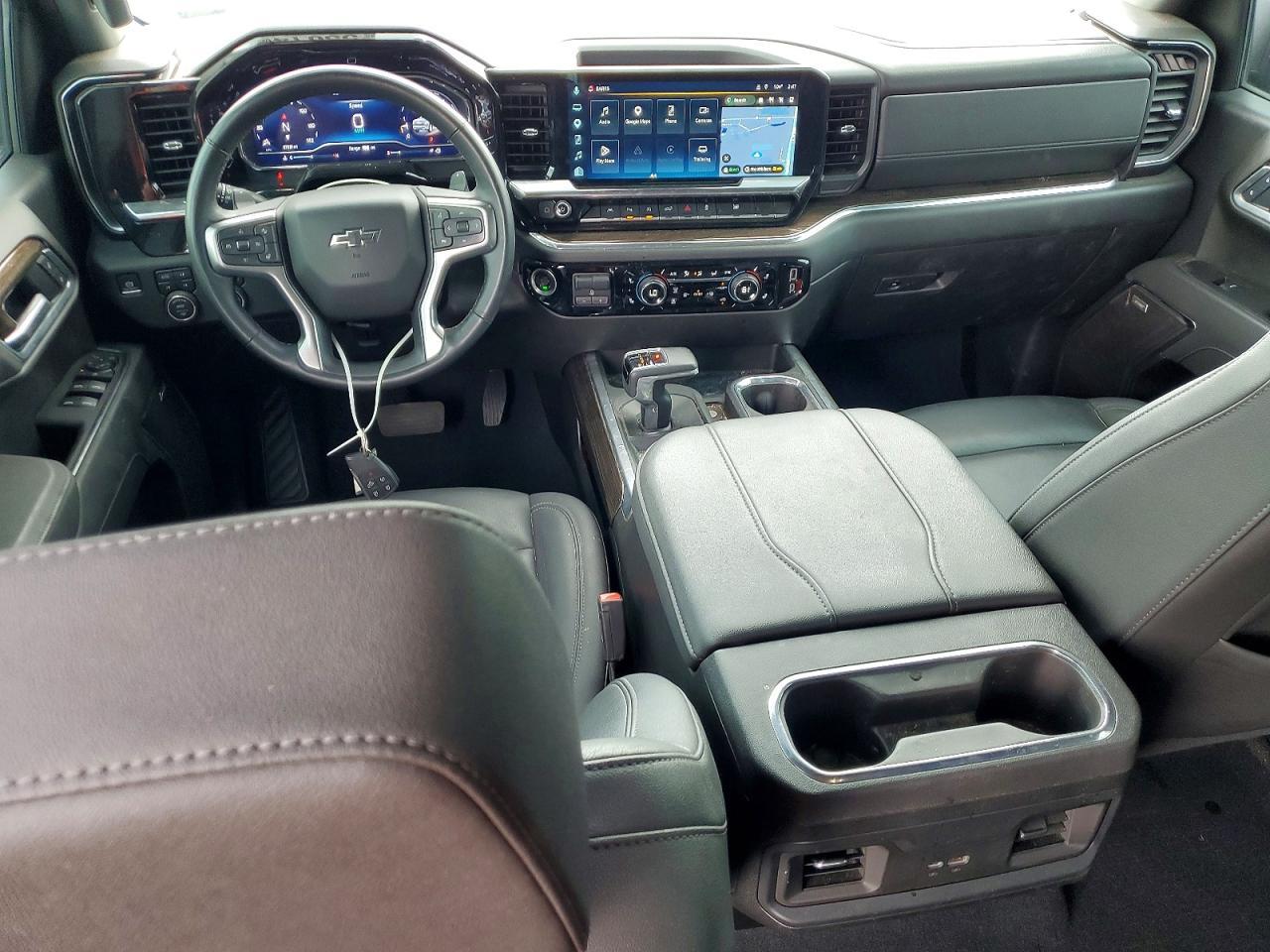 2025 CHEVROLET Silverado
