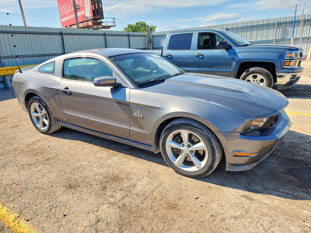 2011 FORD MUSTANG