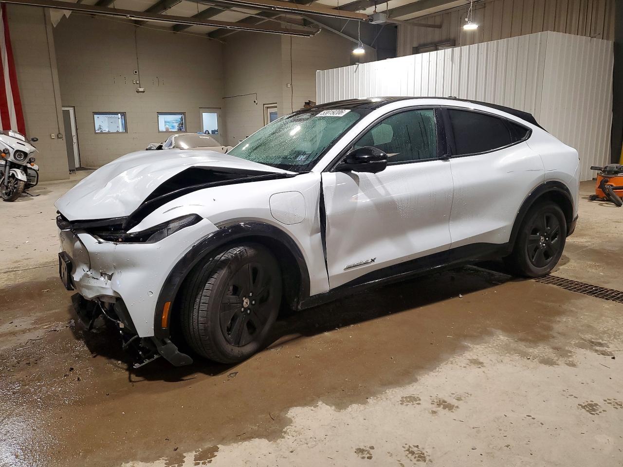 2021 FORD Mustang Mach-E