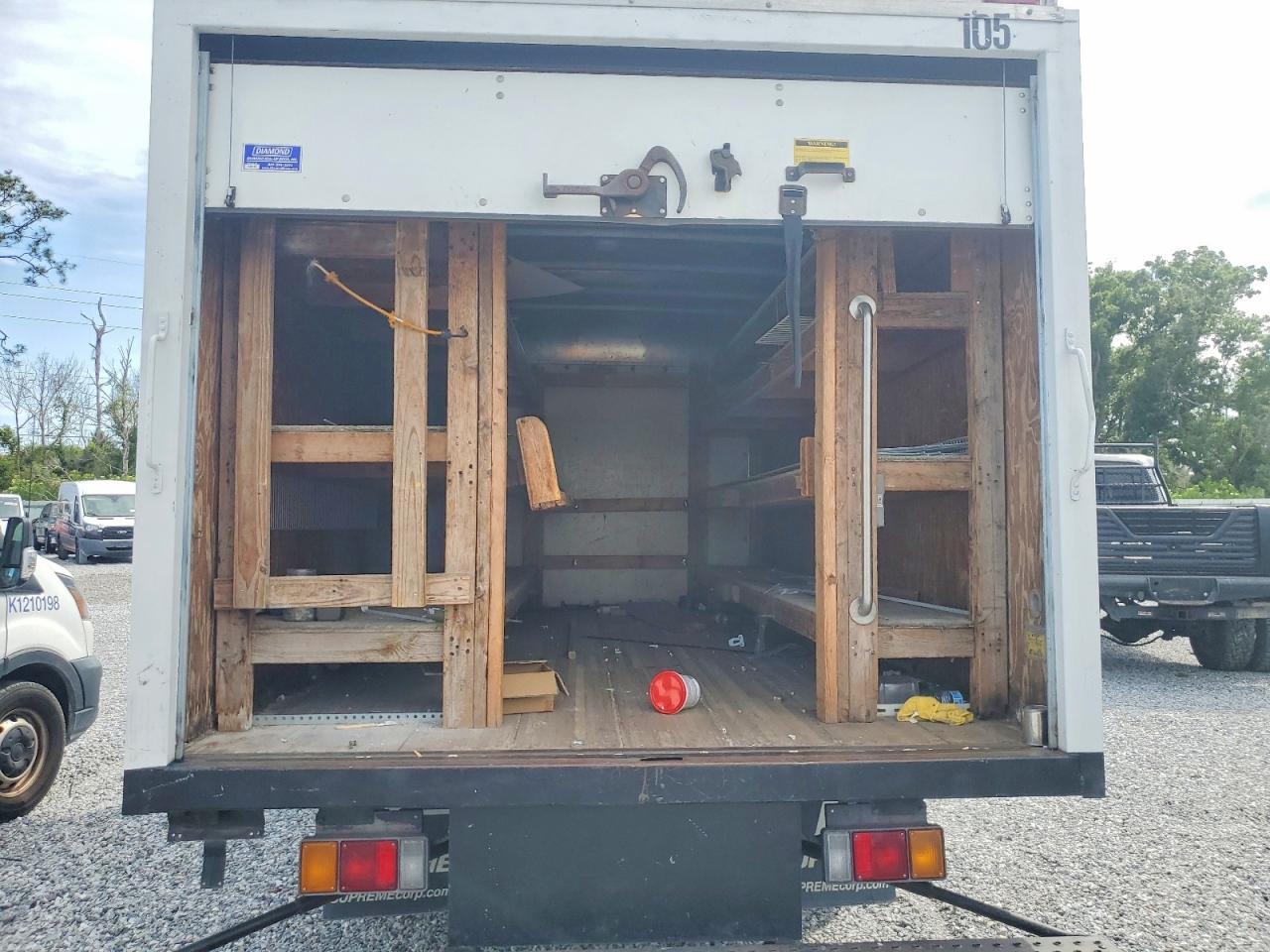 2011 ISUZU NPR