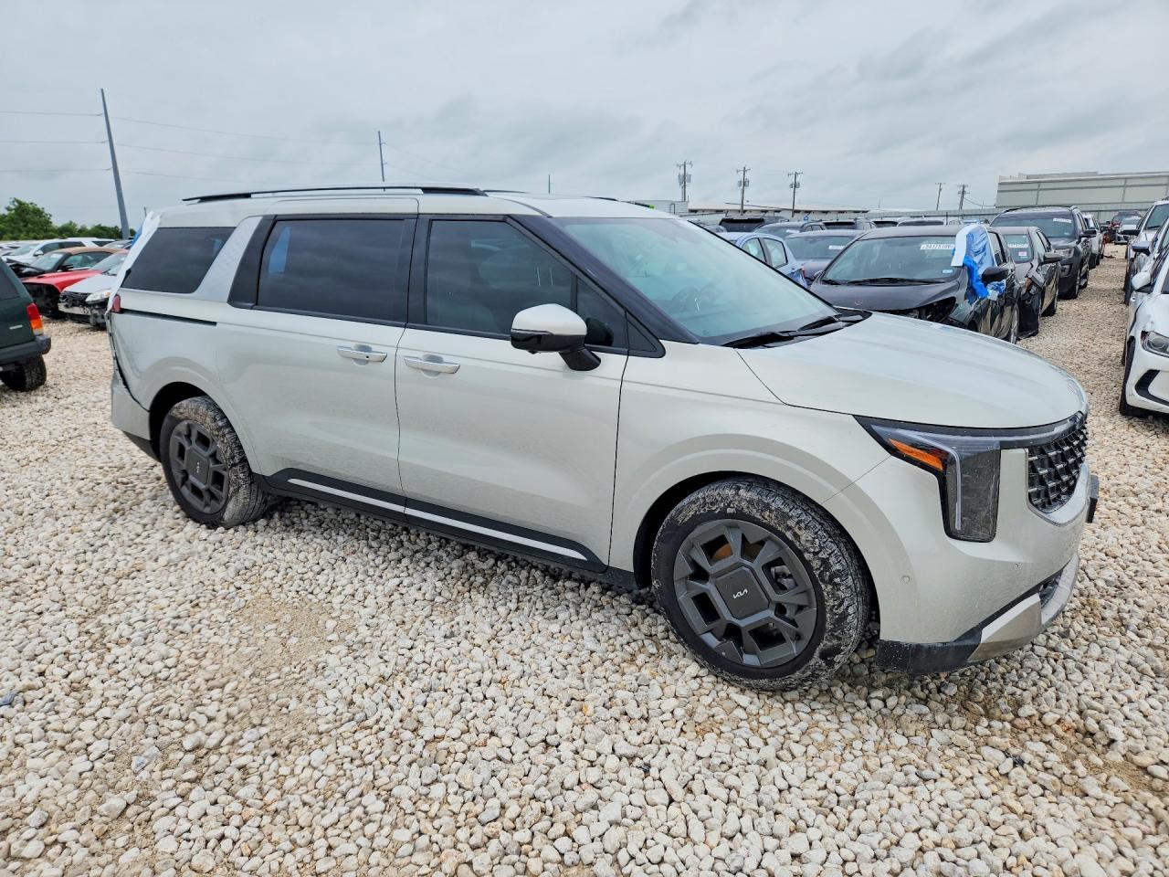 2025 KIA Carnival