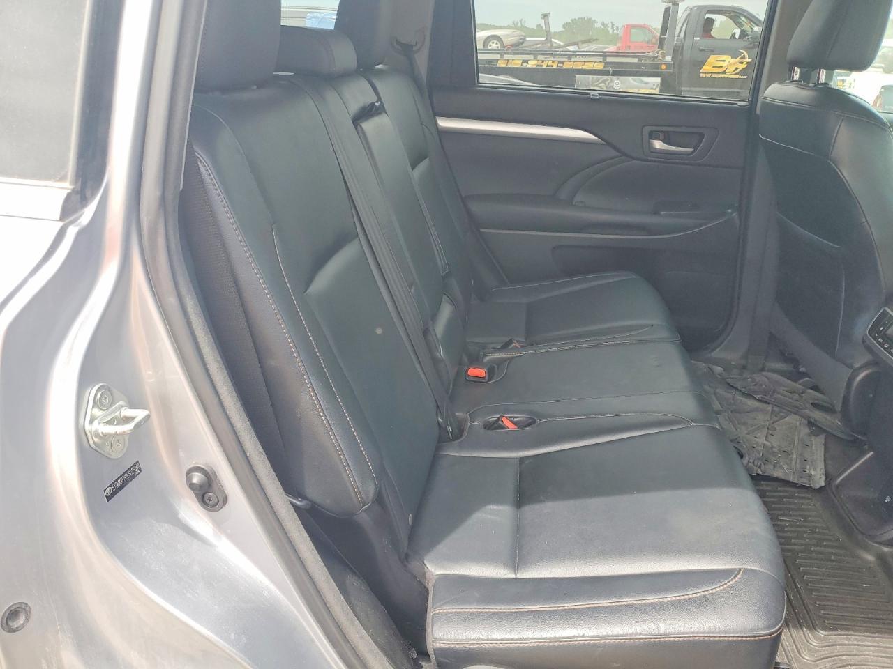 2014 TOYOTA HIGHLANDER