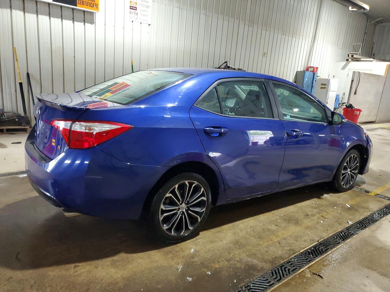 2015 TOYOTA COROLLA
