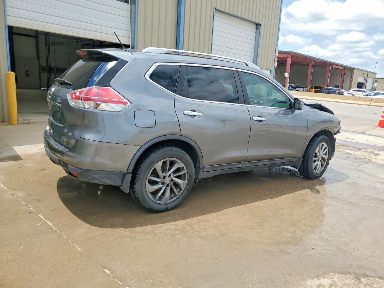 2015 NISSAN ROGUE
