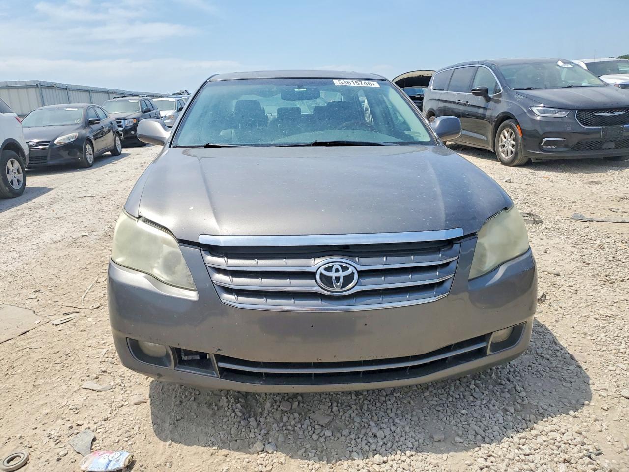 2005 TOYOTA Avalon