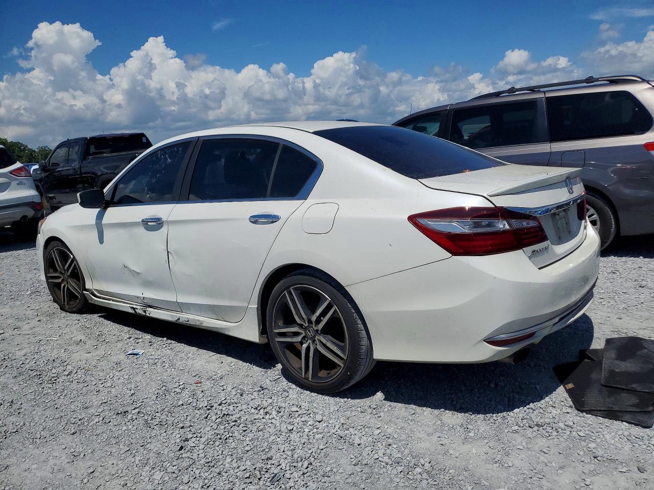 2017 HONDA ACCORD