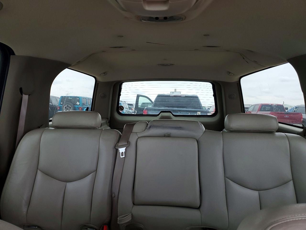 2004 CHEVROLET Suburban