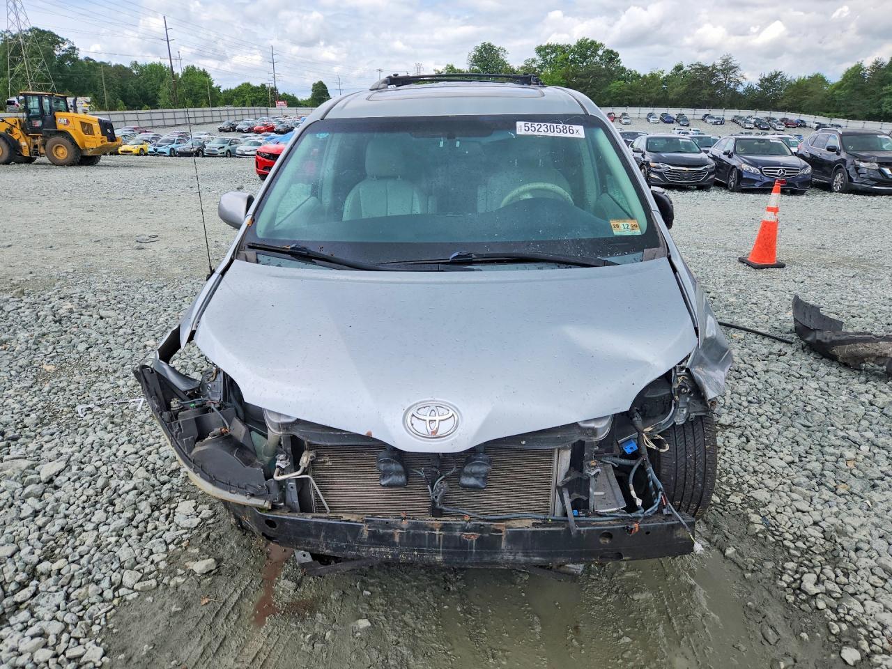 2014 TOYOTA SIENNA