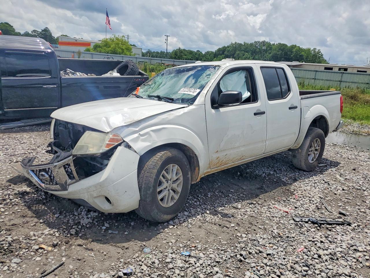 2015 NISSAN Frontier