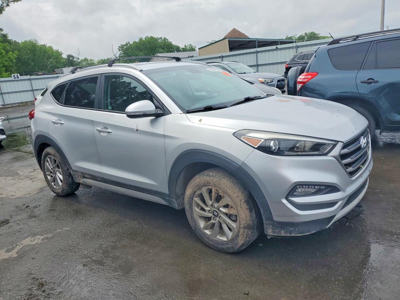 2017 HYUNDAI TUCSON