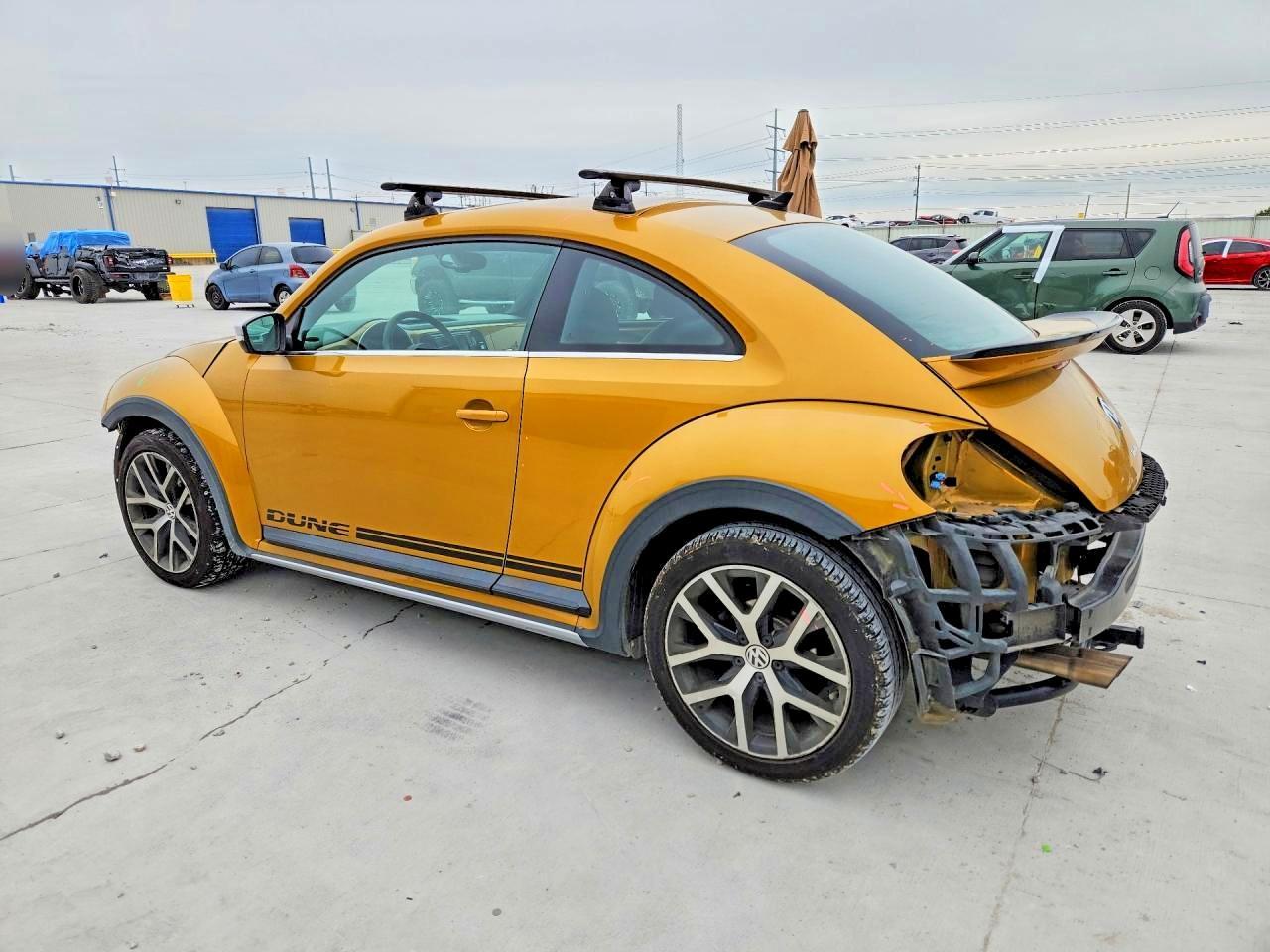 2016 VOLKSWAGEN Beetle