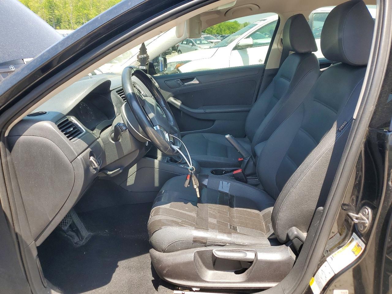 2011 VOLKSWAGEN JETTA