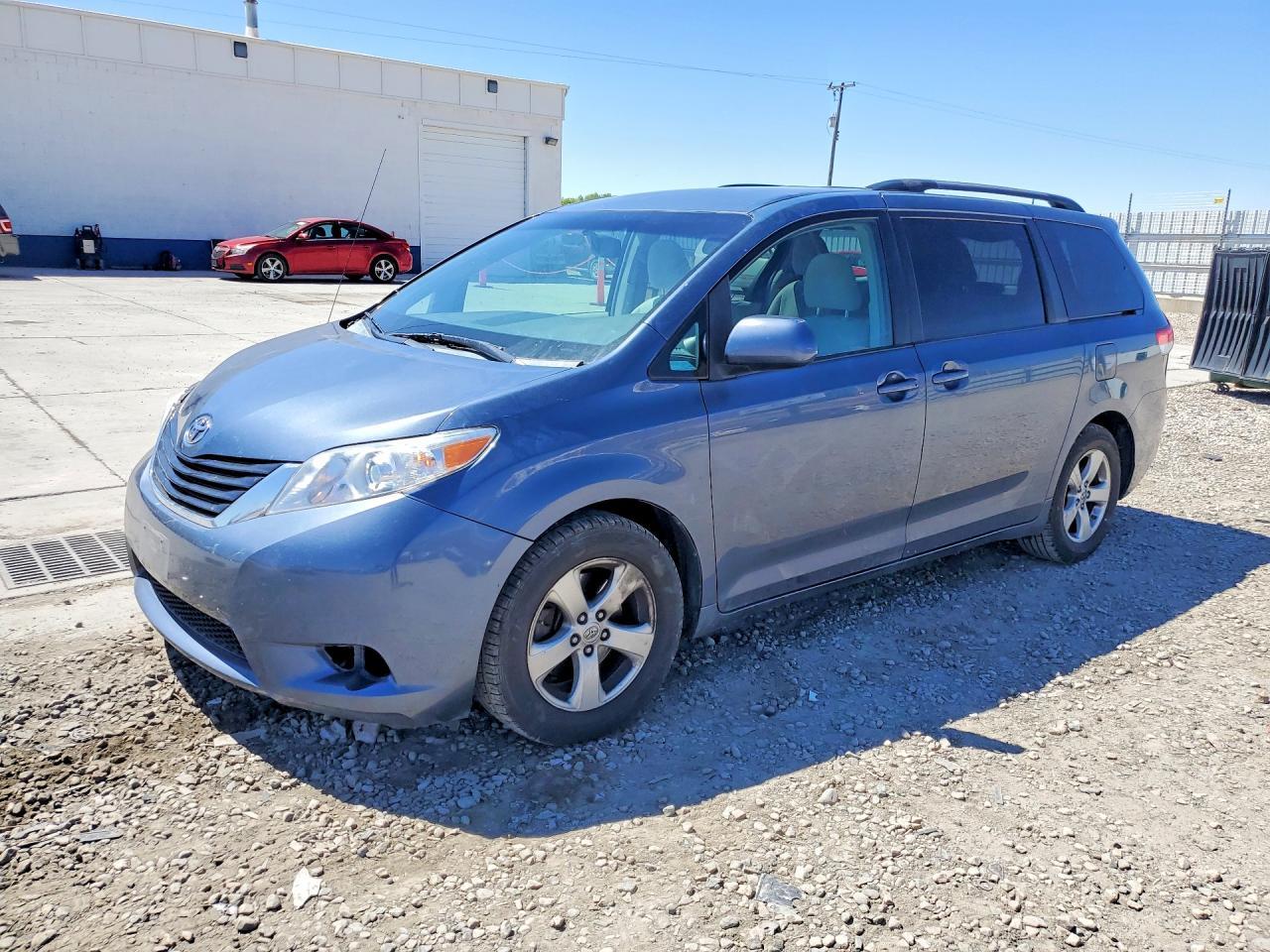2014 TOYOTA SIENNA